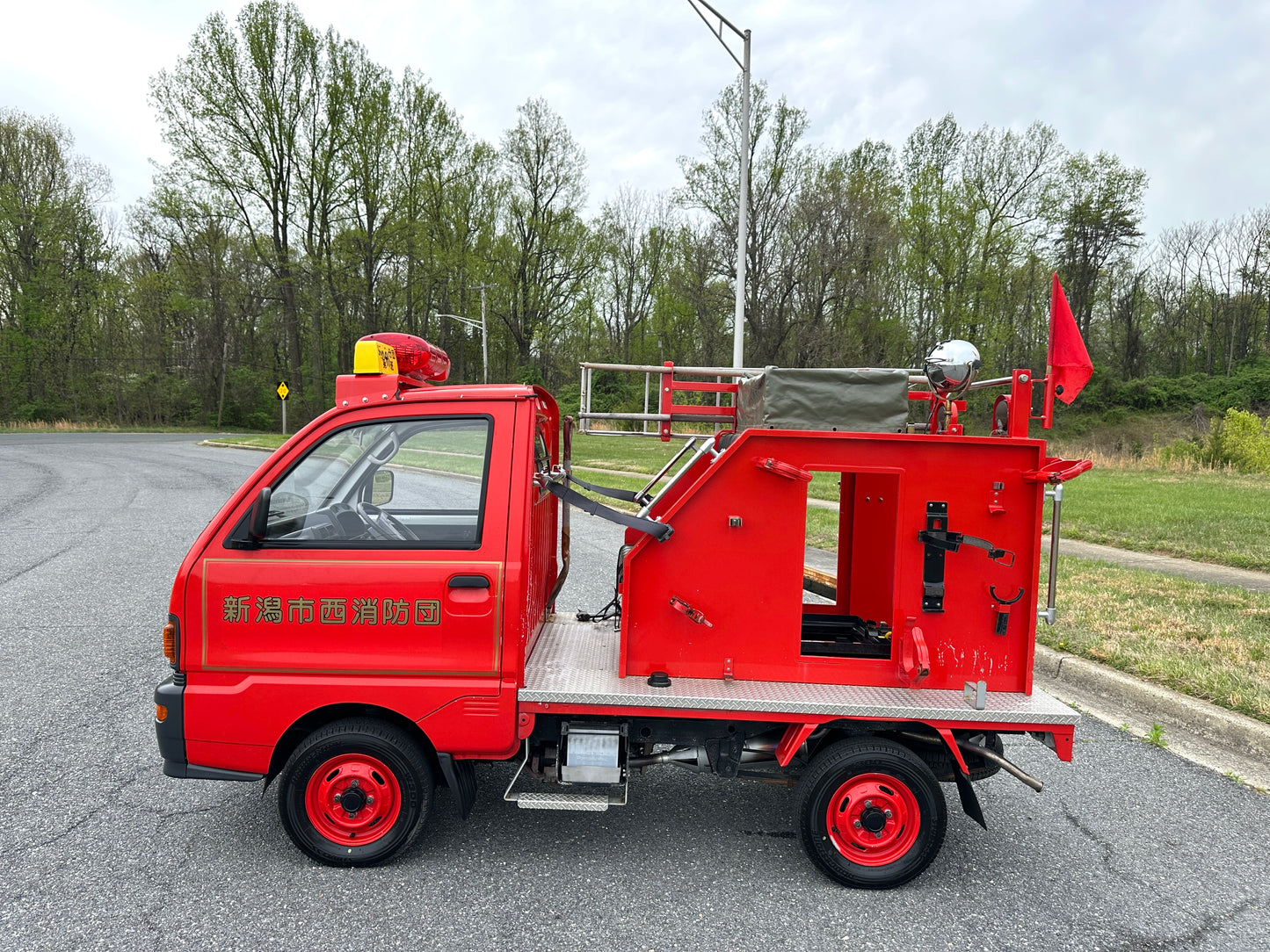 1994 MITSUBISHI MINICAB FIRE TRUCK V-U42T - 4,188 MILES — LOT#766