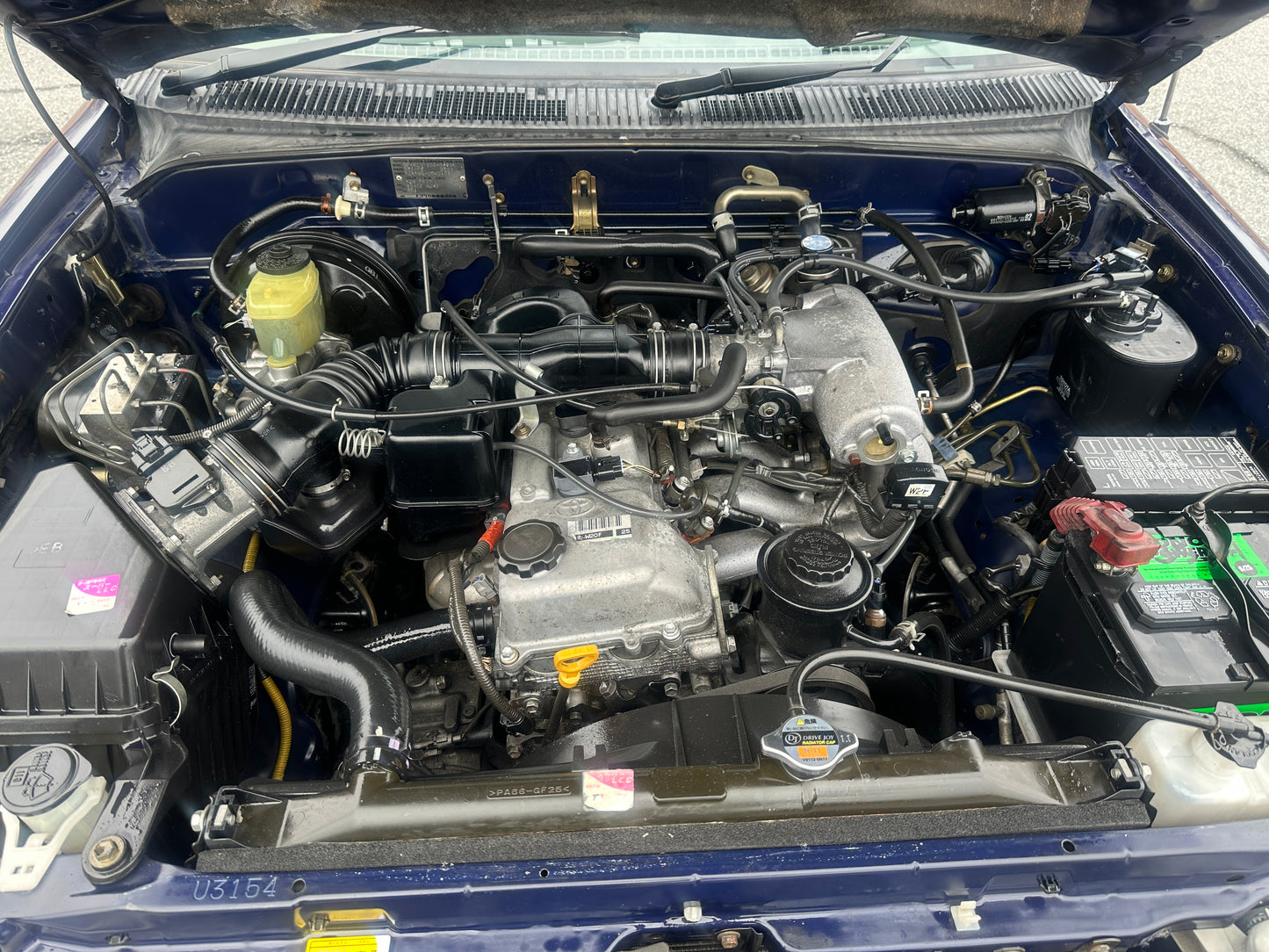 2000 TOYOTA HILUX SURF SSR-X 4WD - 4 Cylinder Gasoline — LOT#721