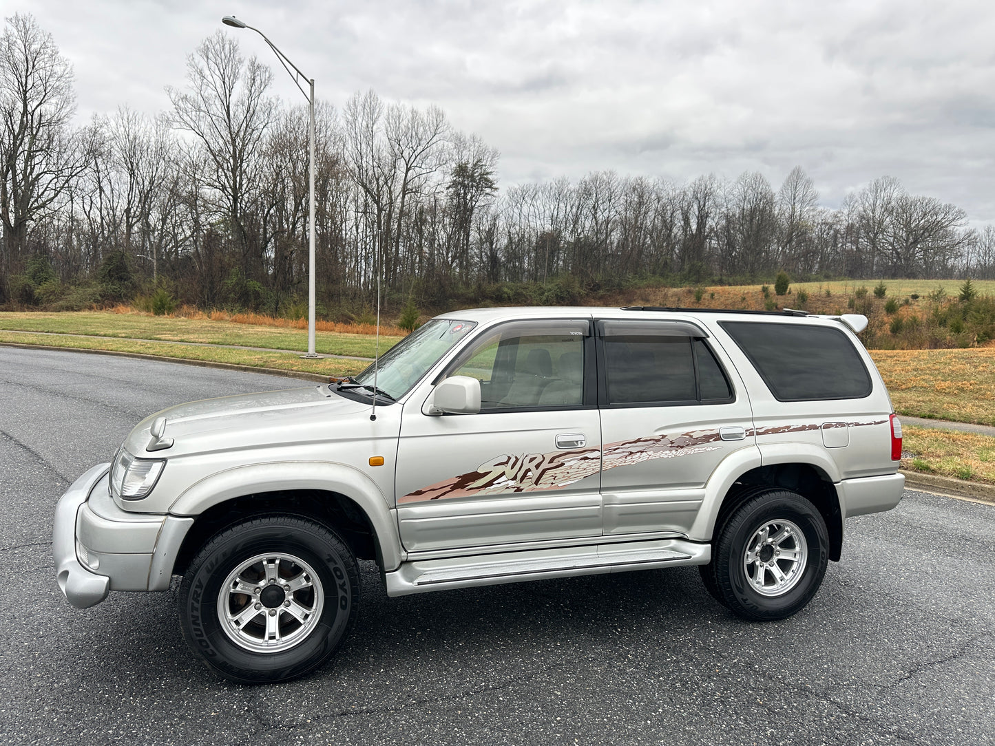 1998 TOYOTA HILUX SURF SSR-X 4WD - 4 Cylinder Gasoline — LOT#818
