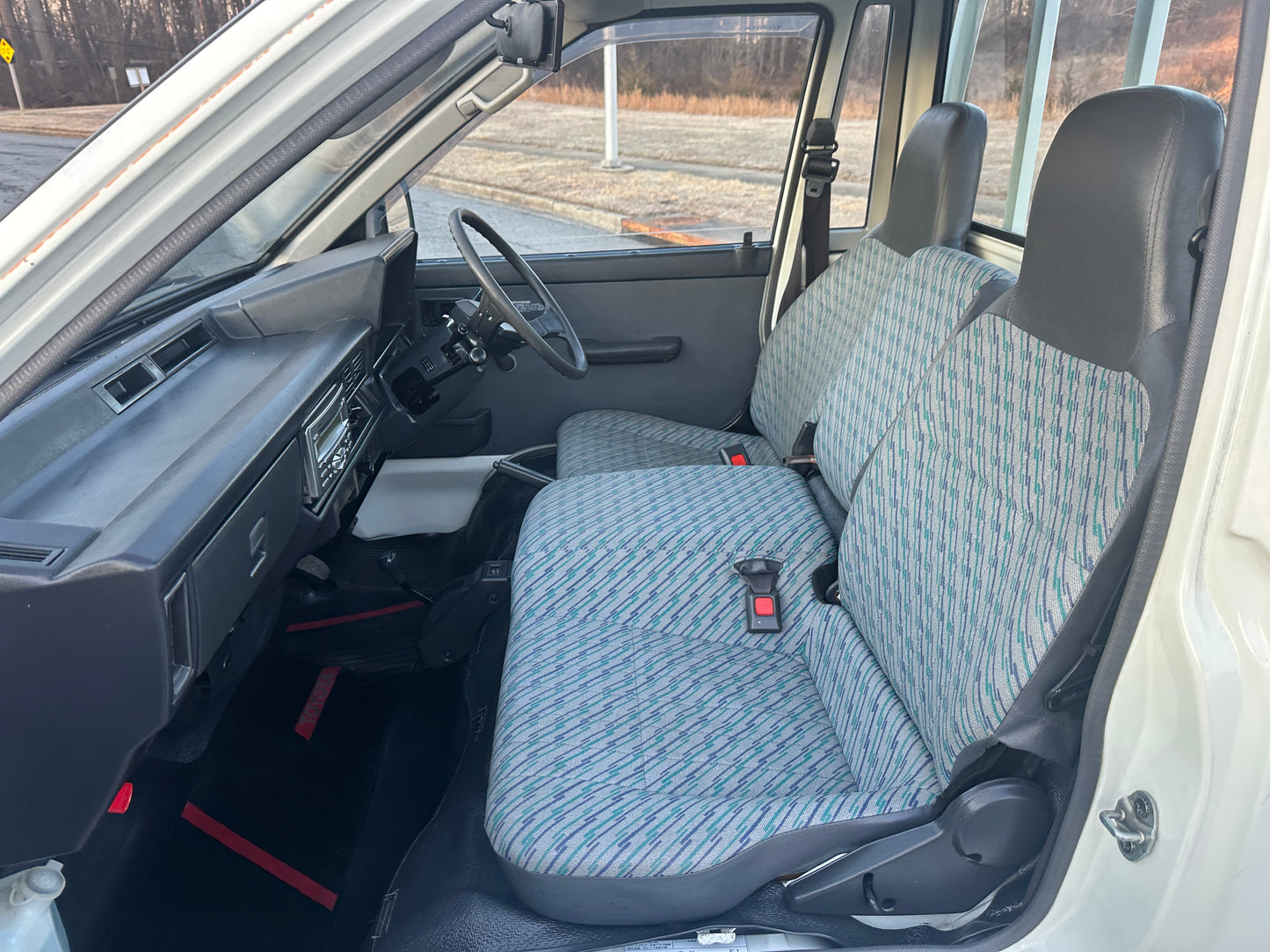 1996 TOYOTA LITEACE YM65 - 4WD - 10,931 Miles - LONG BED VERSION - AIR CONDITIONING — LOT#729