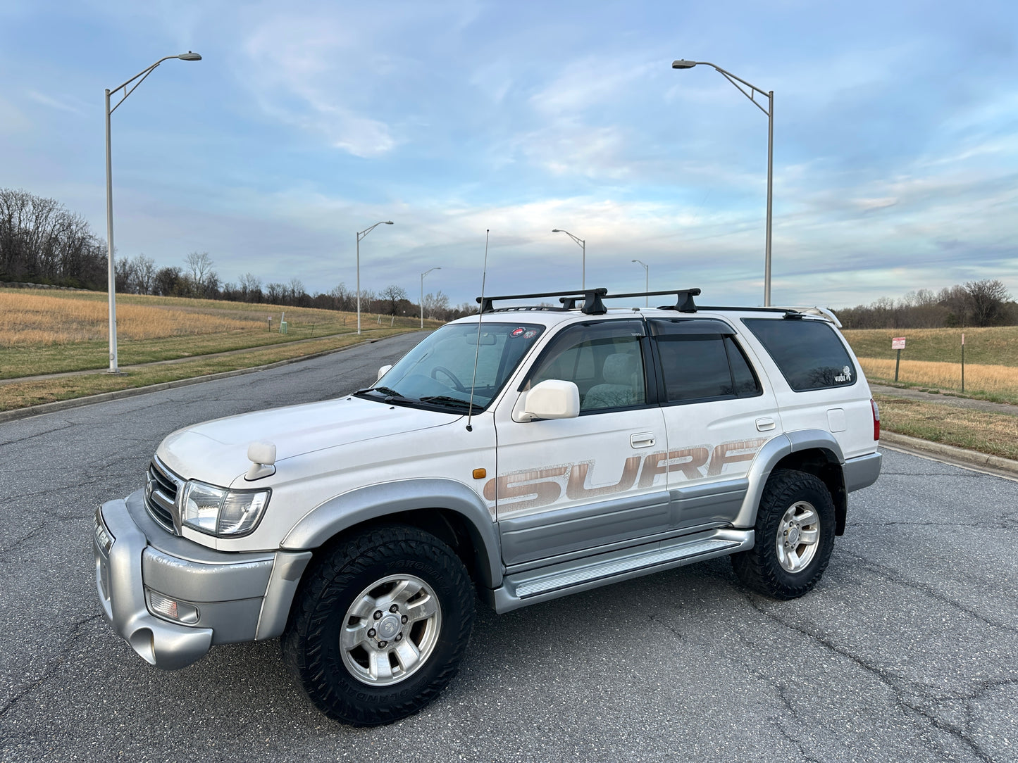 1998 TOYOTA HILUX SURF SSR-G 4x4 - “V6” Gasoline — LOT#851