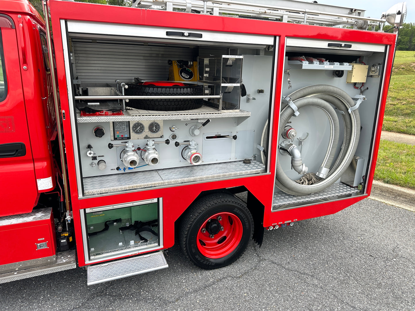 2000 HINO DUTRO 4WD JAPANESE FIRE TRUCK - 4WD - DIESEL - 5,829 MILES - A/C - FULLY FUNCTIONAL — LOT#856