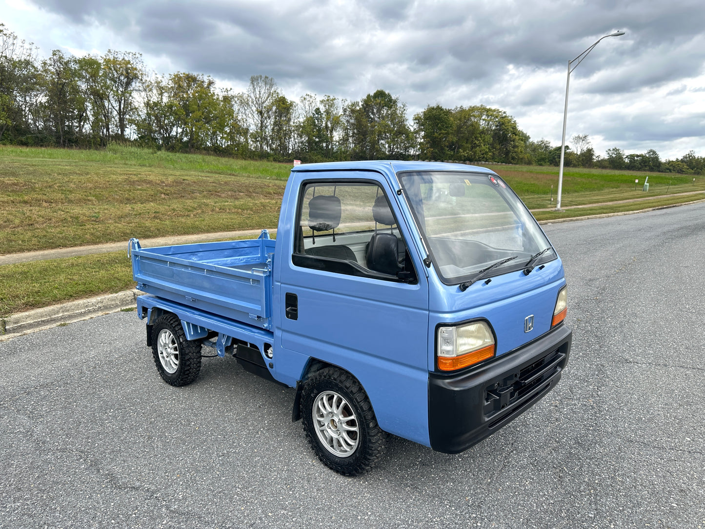 1994 HONDA ACTY DUMP 4WD - AIR CONDITIONING & CUSTOM PAINT — LOT#588