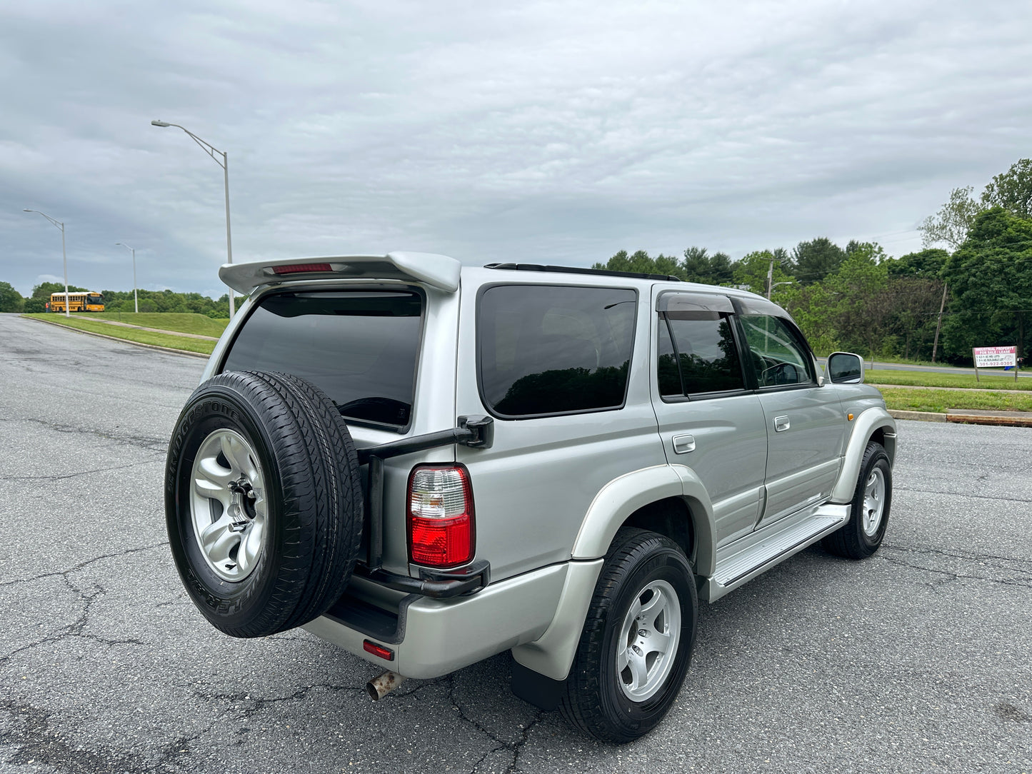 2001 TOYOTA HILUX SURF SSR-X 4WD - 4 Cylinder Gasoline — LOT#905