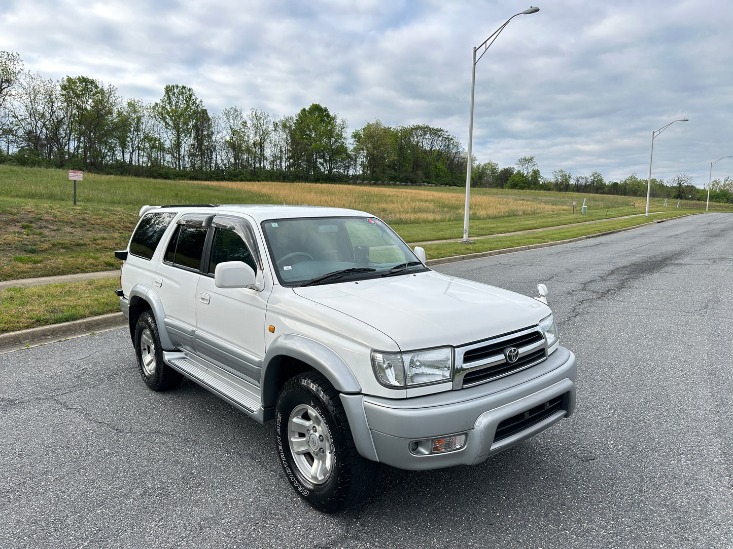 1999 TOYOTA HILUX SURF SSR-X 4WD - 5 SPEED MANUAL - 4 Cylinder Gasoline - 99k Miles — LOT#888