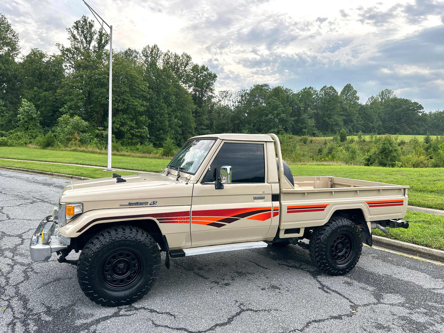 1999 TOYOTA LAND CRUISER FZJ75 PICKUP 4WD - GCC SPEC - LEFT HAND DRIVE - 5 SPEED MANUAL — LOT#857