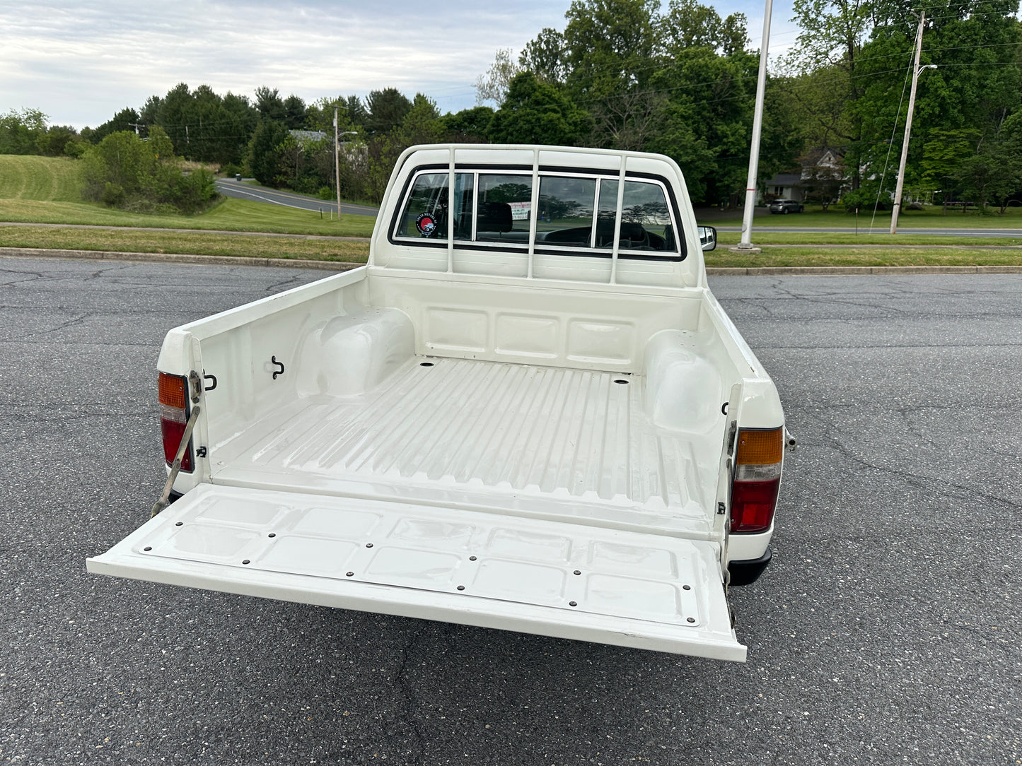 1992 TOYOTA HILUX SSR LN107 DOUBLE CAB PICKUP - DIESEL - 4x4 - 5 SPEED MANUAL - FULLY SERVICED - LOT#757