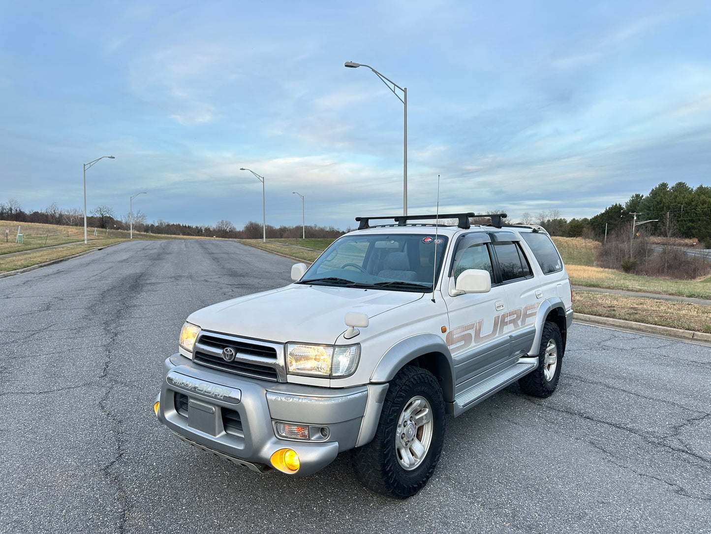 1998 TOYOTA HILUX SURF SSR-G 4x4 - “V6” Gasoline — LOT#851