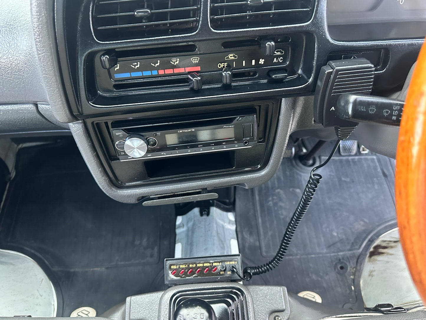 1998 SUZUKI CARRY CUSTOM DUMP 4WD - A/C — LOT#745