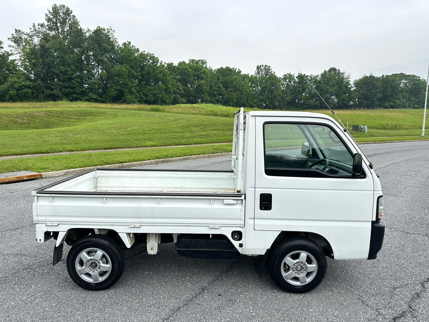 1997 HONDA ACTY SDX 4WD & 5-Speed — LOT#553