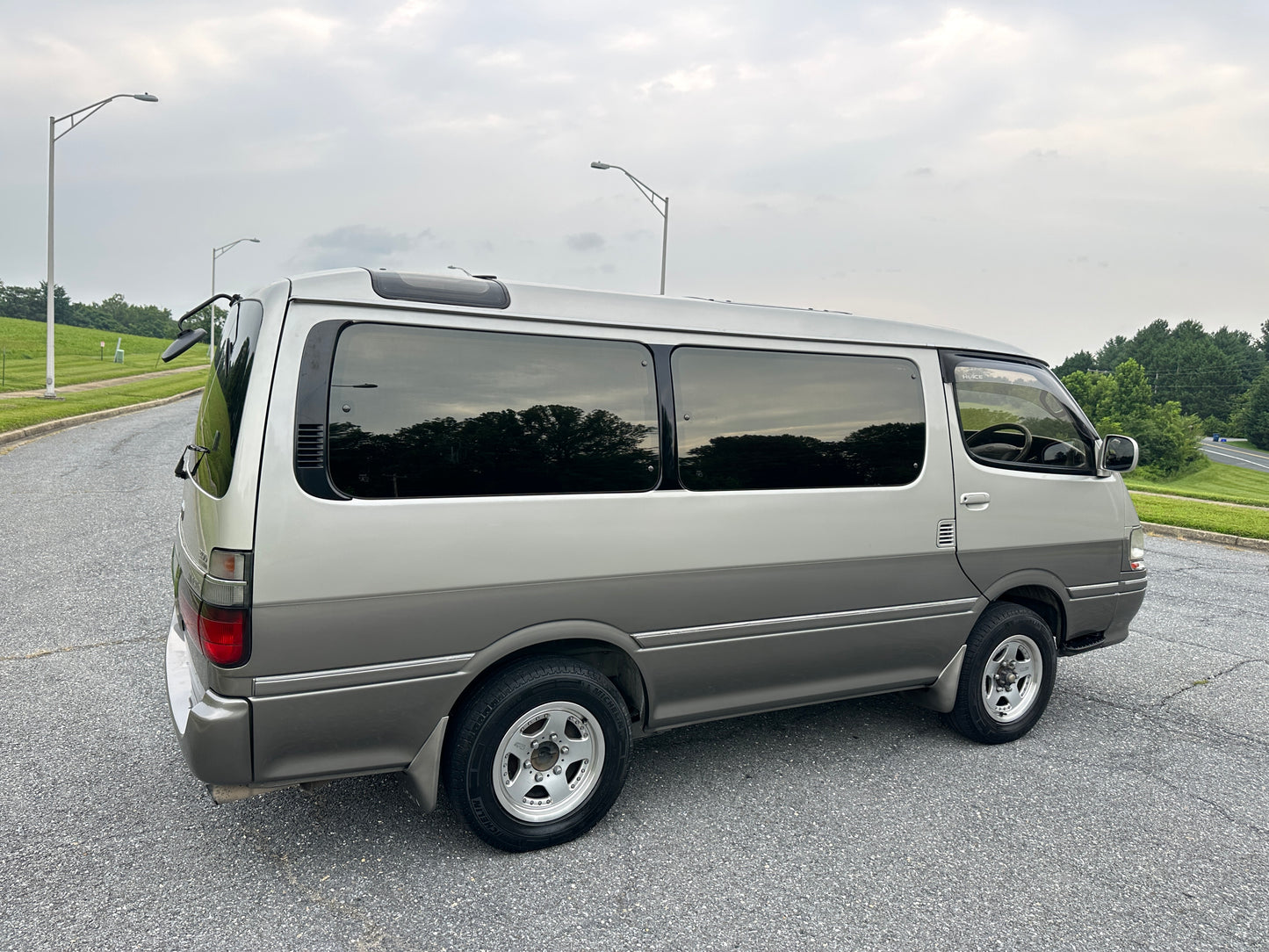1998 TOYOTA HIACE SUPER CUSTOM LIMITED 4WD - TURBO DIESEL - LOT#910