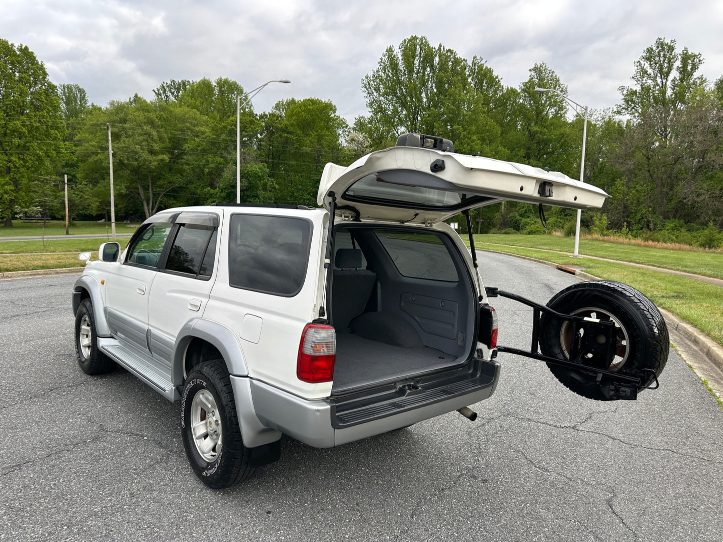 1999 TOYOTA HILUX SURF SSR-X 4WD - 5 SPEED MANUAL - 4 Cylinder Gasoline - 99k Miles — LOT#888