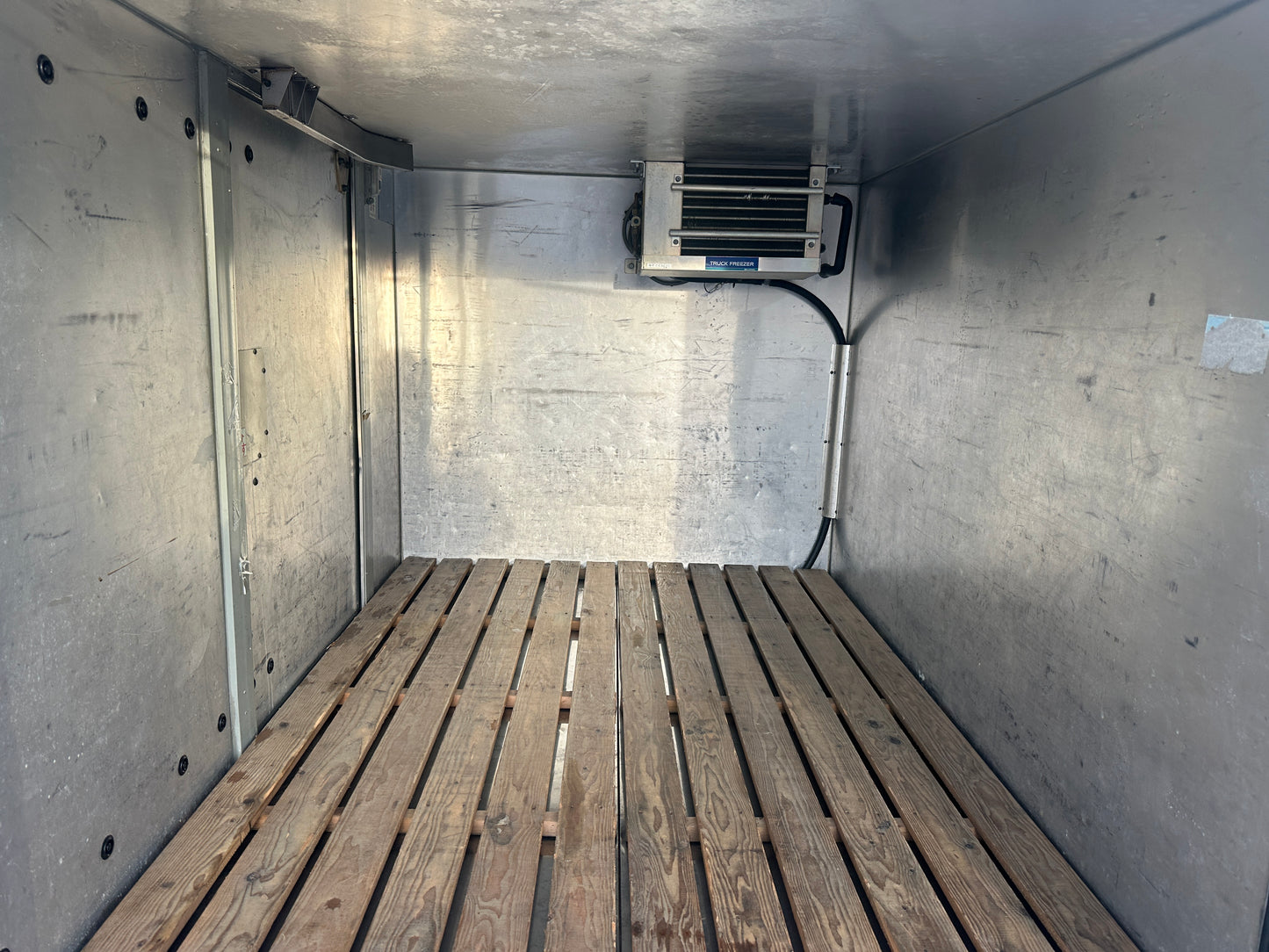 1996 SUZUKI CARRY FREEZER TRUCK - 25k MILES - A/C — LOT#780