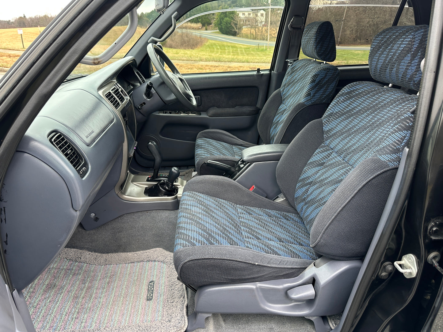 1998 TOYOTA HILUX SURF SSR-V LIMITED RZN185