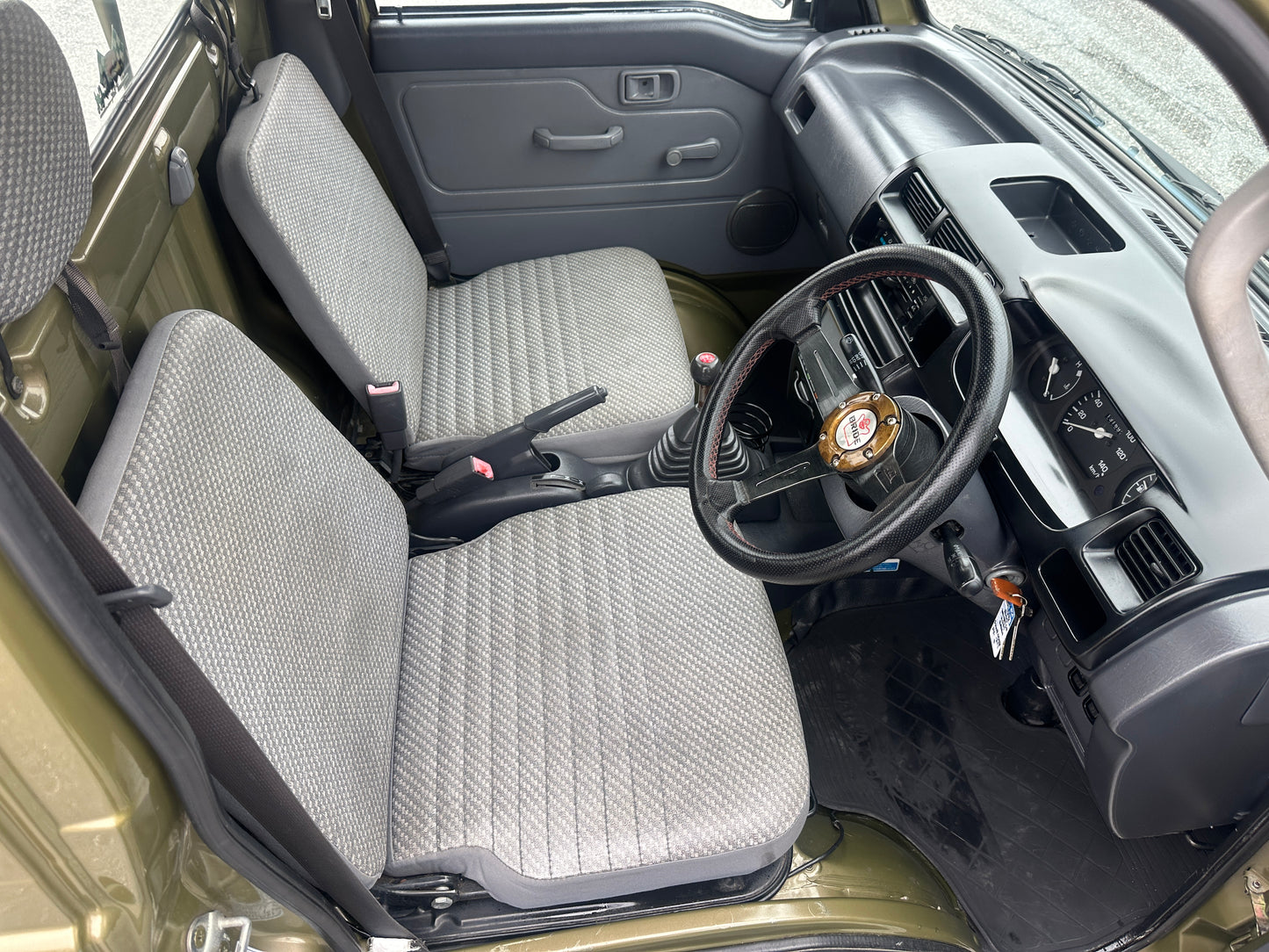 2000 DAIHATSU HIJET 4WD - A/C - FULLY SERVICED & CUSTOMIZED — LOT#704