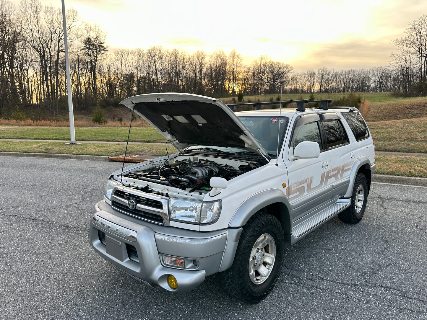 1998 TOYOTA HILUX SURF SSR-G 4x4 - “V6” Gasoline — LOT#851