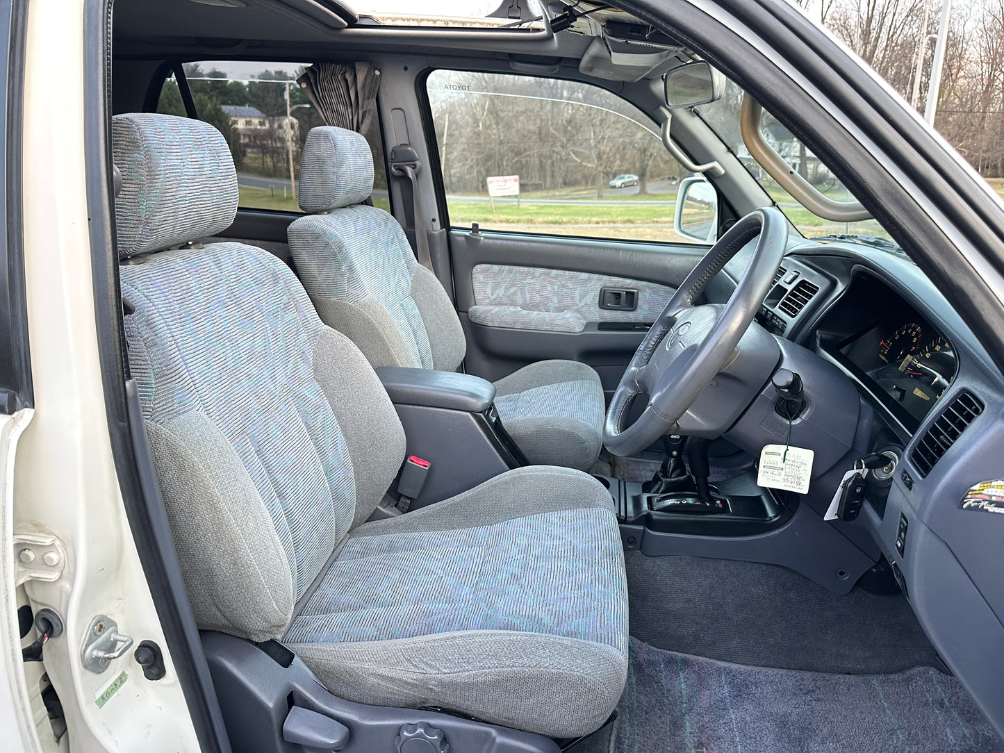 1998 TOYOTA HILUX SURF SSR-G 4x4 - “V6” Gasoline — LOT#851